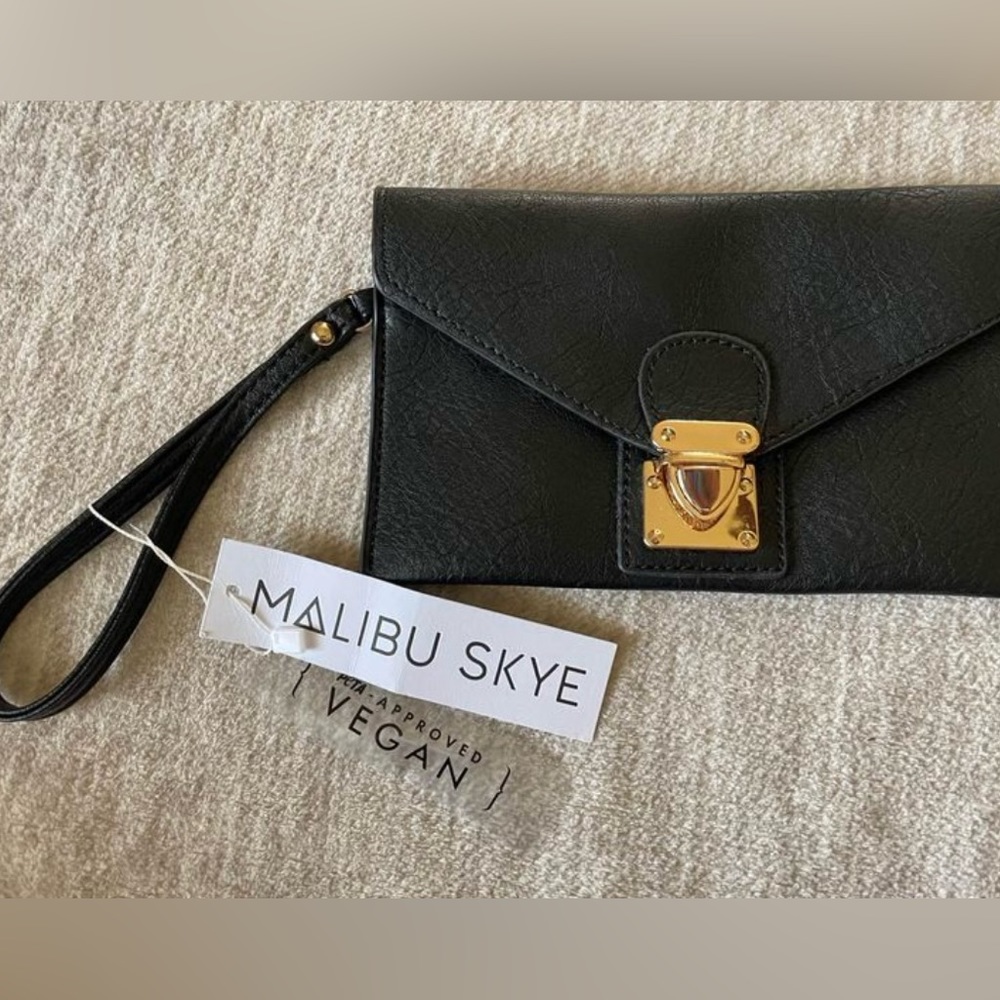 Wristlet by Malibu Skye NEW PETA
Approved Vegan